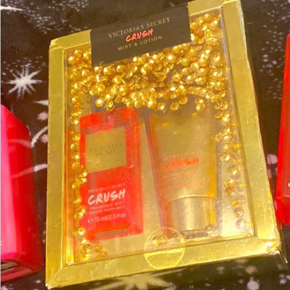 VS CRUSH BODY SPRAY &LOTION